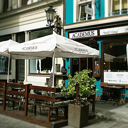 Academus Pub & Guest House Wrocław Exteriör bild