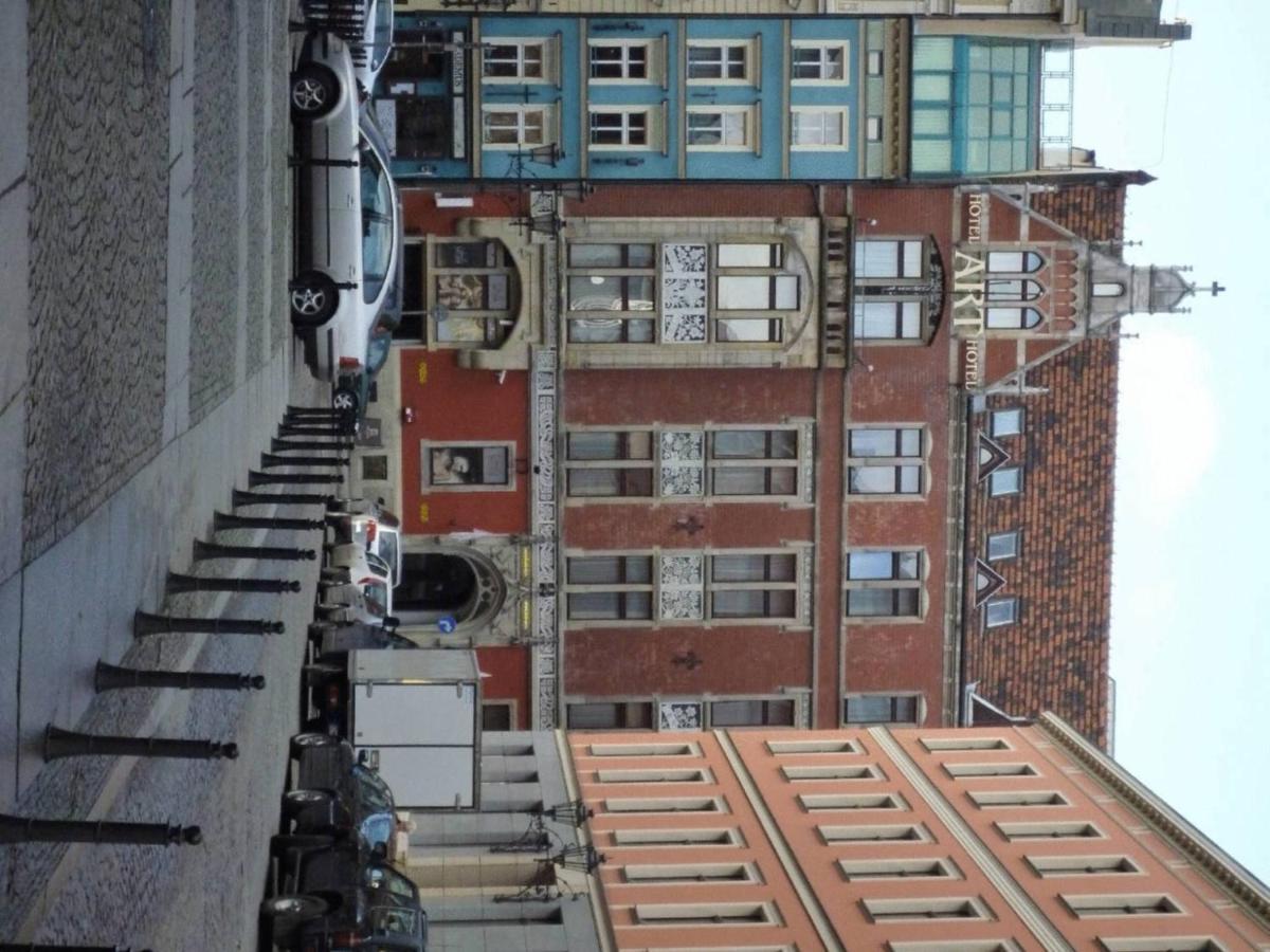 Academus Pub & Guest House Wrocław Exteriör bild