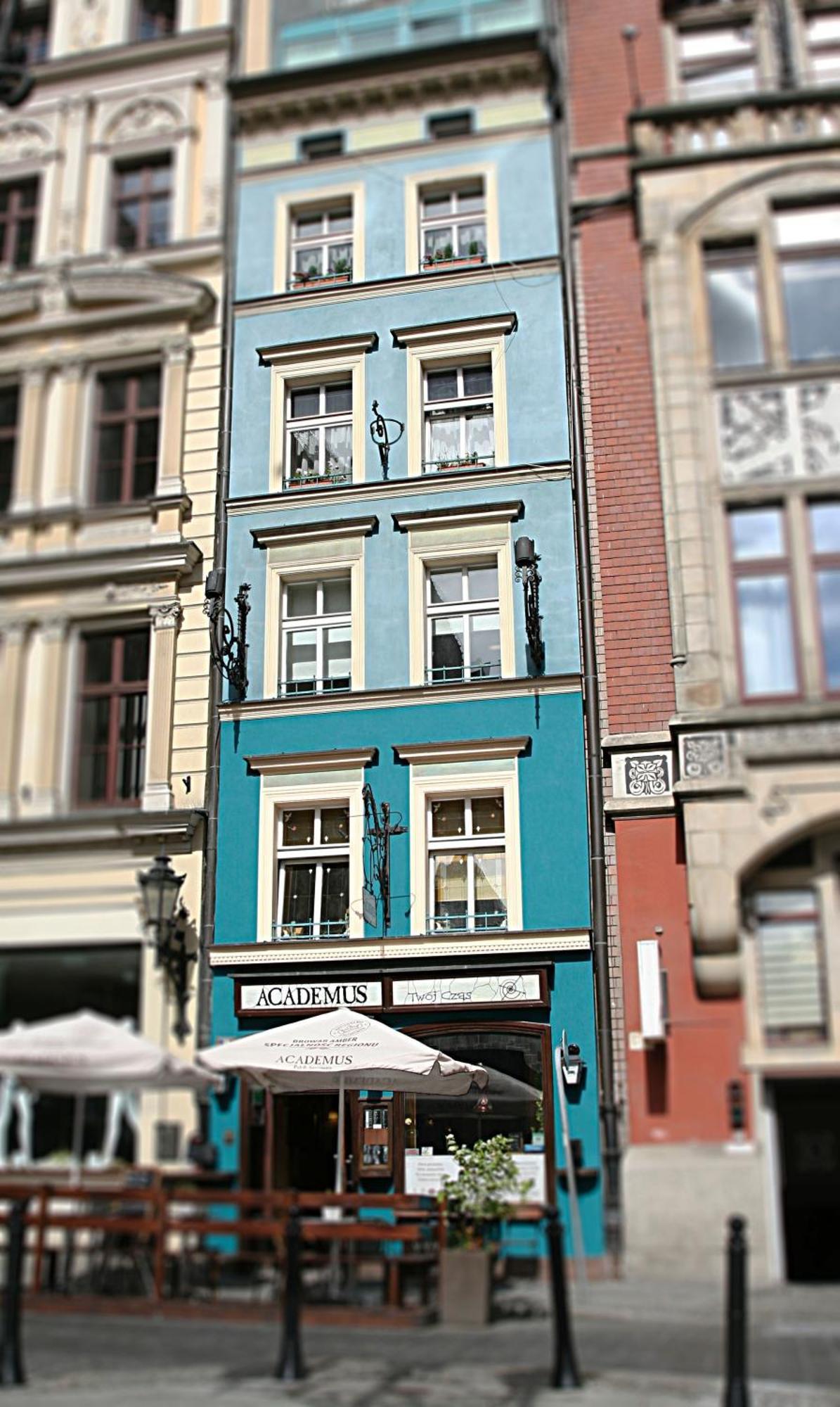 Academus Pub & Guest House Wrocław Exteriör bild