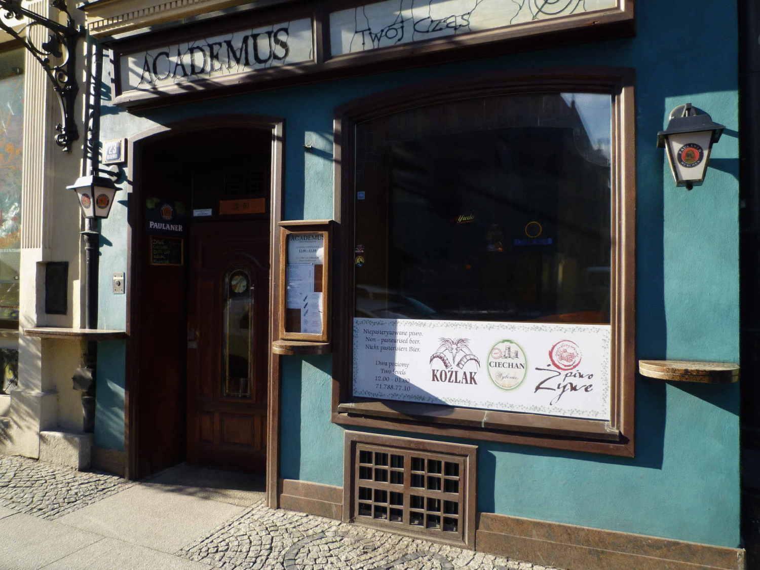 Academus Pub & Guest House Wrocław Exteriör bild