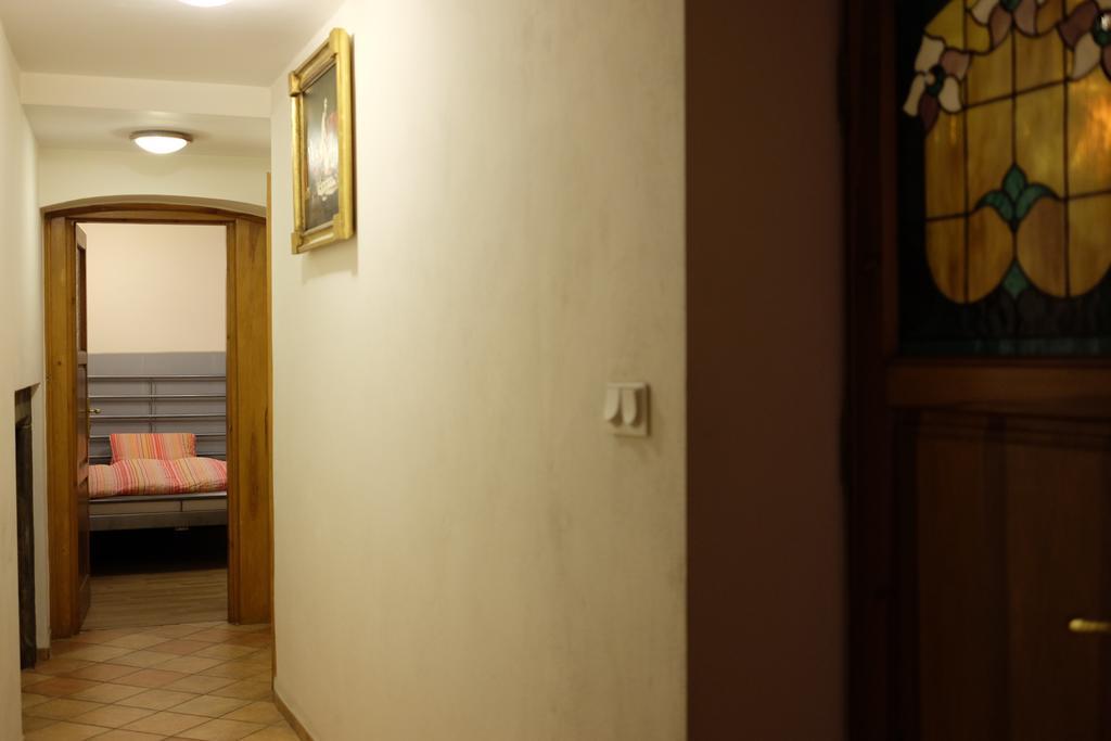 Academus Pub & Guest House Wrocław Exteriör bild