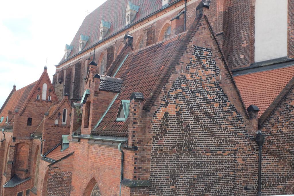 Academus Pub & Guest House Wrocław Exteriör bild