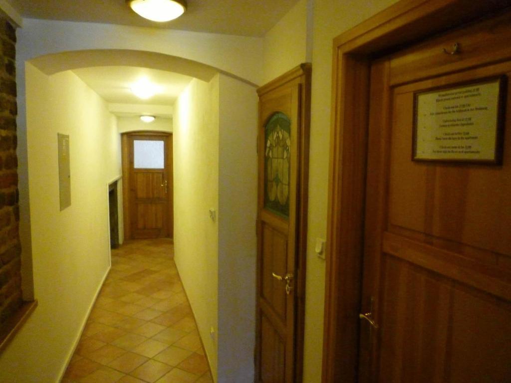 Academus Pub & Guest House Wrocław Rum bild